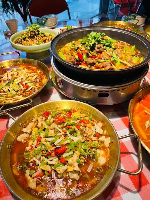 自贡东方广场附近美食