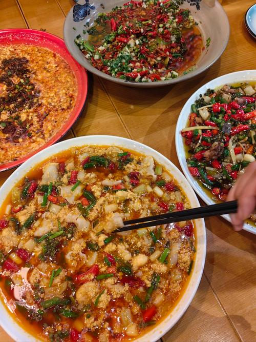 自贡东方广场附近美食