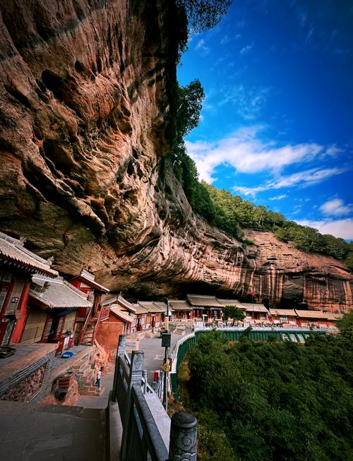 甘肃附近的旅游景点有哪些