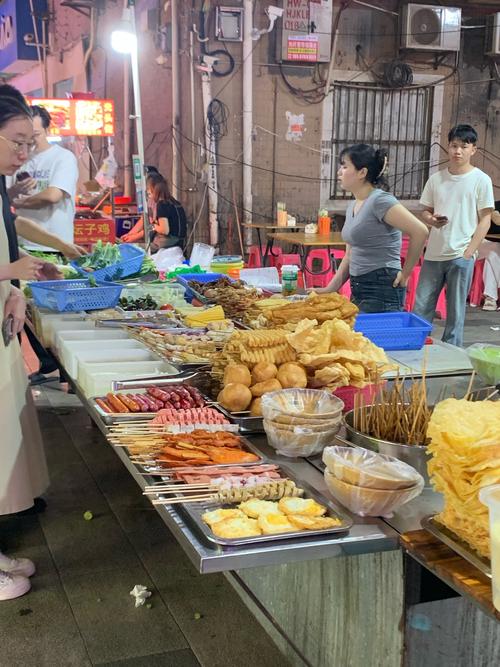 东莞美食一条街在哪里