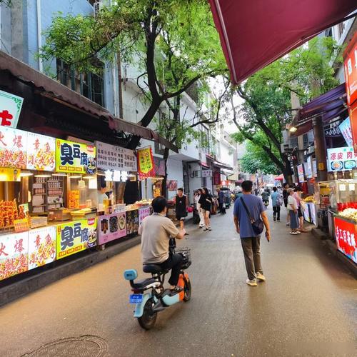 临潼美食一条街在哪里