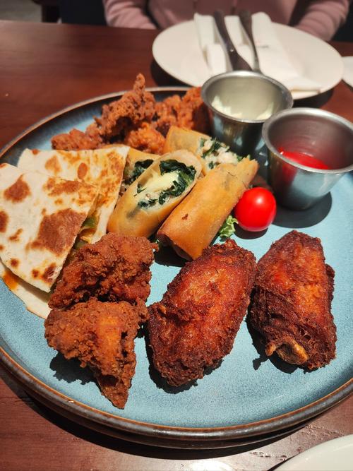 悠唐购物中心里面美食