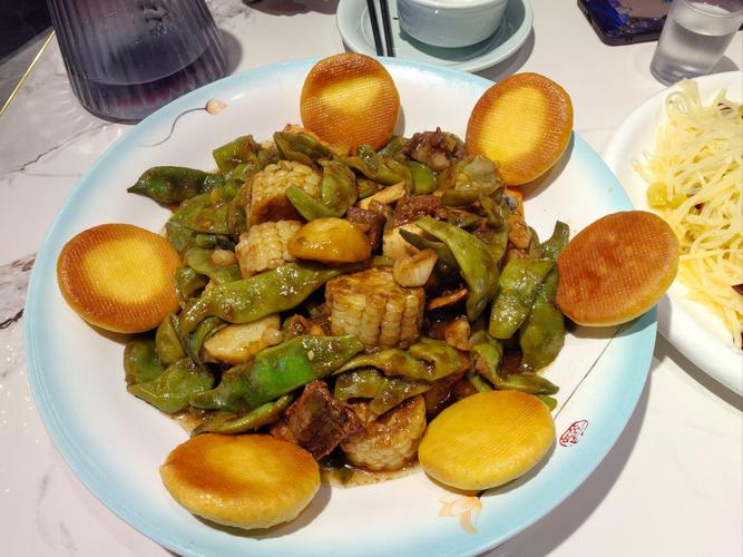 石家庄先天下六楼美食