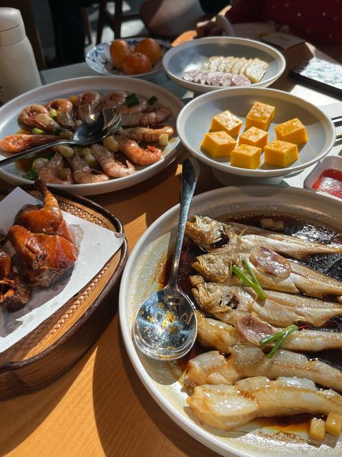 杭州三台山庄附近美食