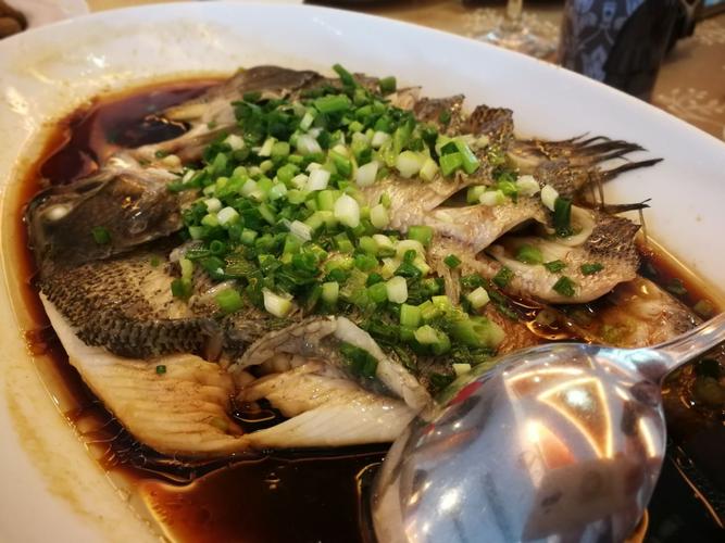 杭州三台山庄附近美食