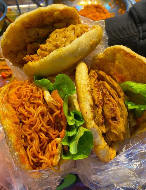 美食城做什么小吃最好