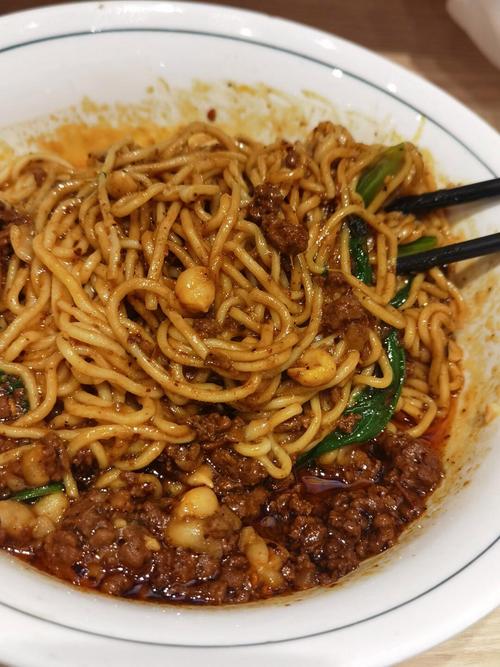 天桥艺术中心附近美食