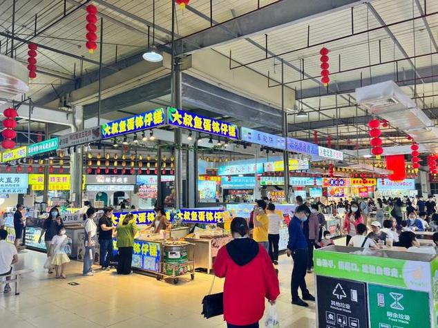 新光明市场美食街在哪