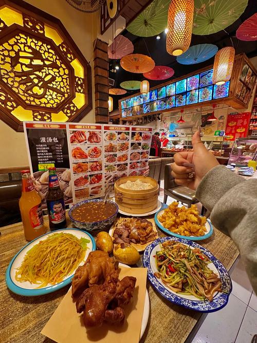 长春迅驰广场里面美食