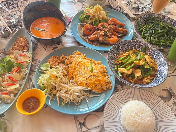 普吉岛希尔顿附近美食