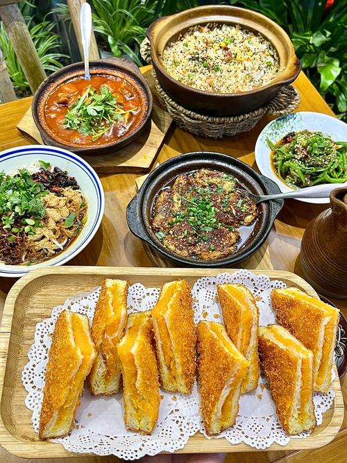 昆明东风广场附近美食