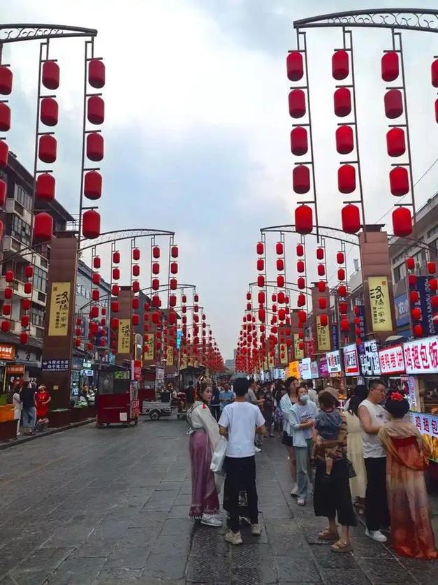 洛阳的美食街在哪里