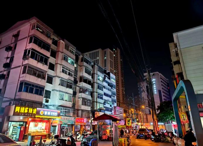 镇江江大美食街在哪