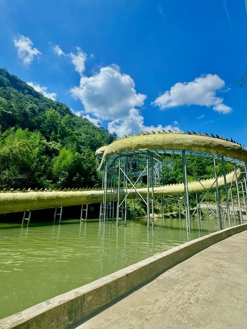 岑洞峡谷漂流旅游景点