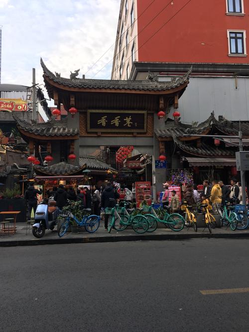 成都东站附近美食街