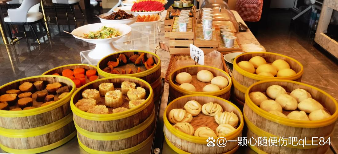 维也纳酒店附近美食