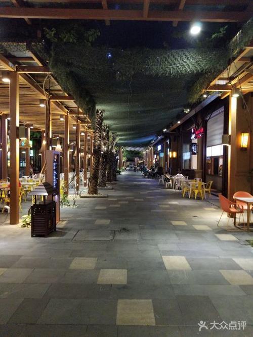 三亚湾红树林美食街