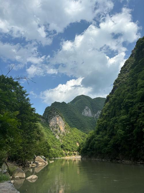 山阳县附近的旅游景点