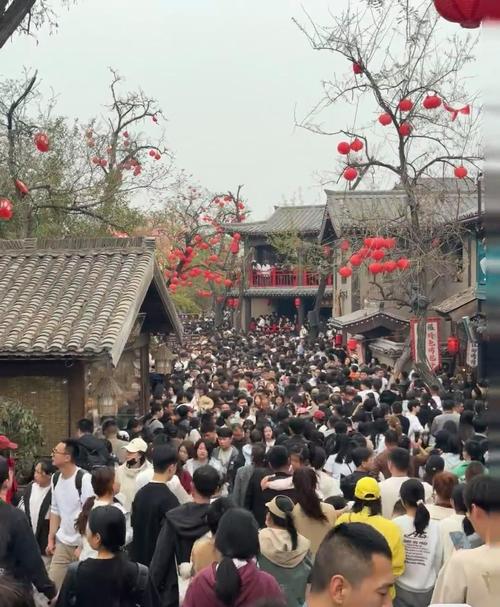 清明节旅游景点人多吗