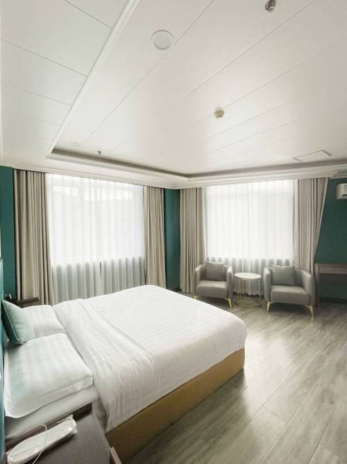 丹东寰寰美食城电话