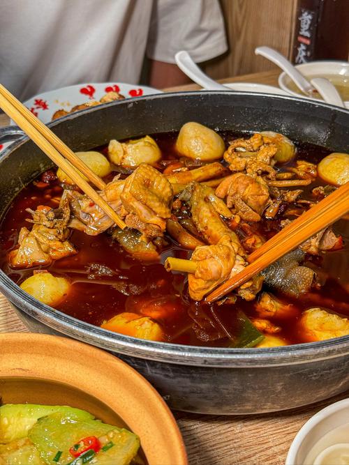 梁山特色美食哪家好