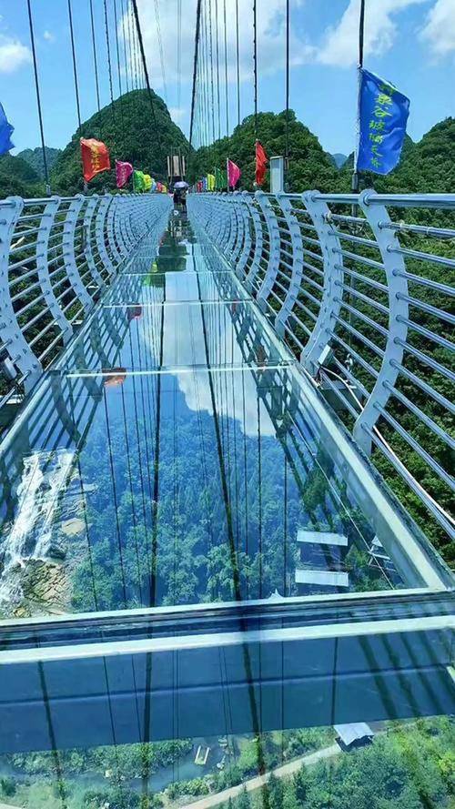 那里有玻璃桥旅游景点