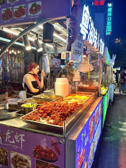 东莞花园新村美食街