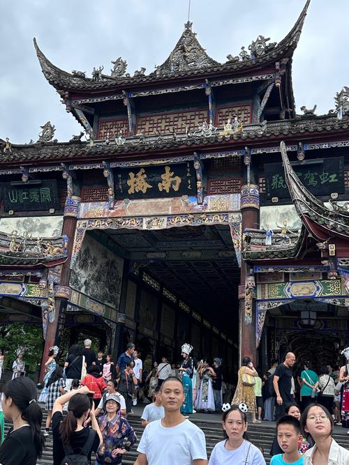 离都江堰近的旅游景点