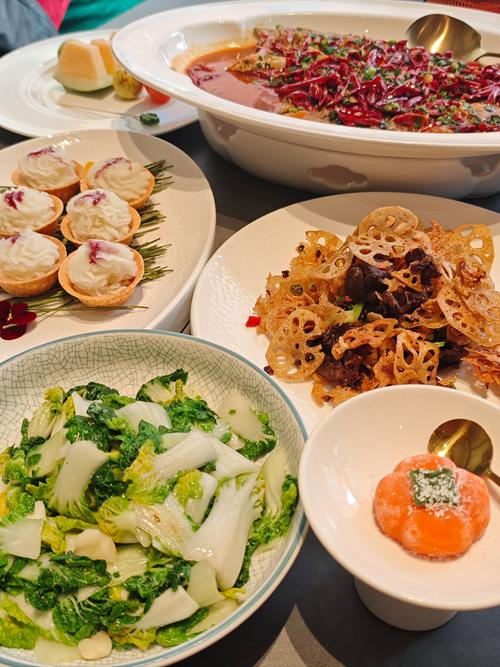 中国大酒店附近美食