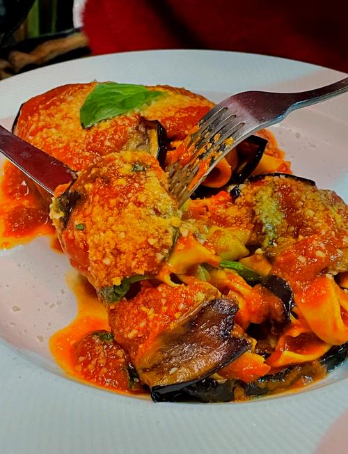 意式风情街附近美食