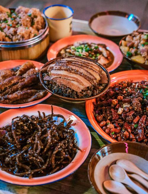 重庆大礼堂附近美食