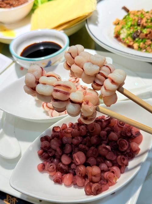 青岛石老人附近美食